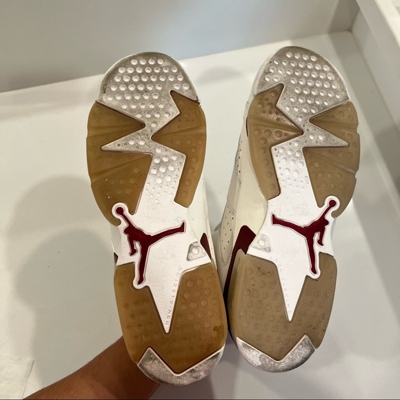 🚨AIR JORDAN 6 RETRO MAROON🚨 - Picture 9 of 10